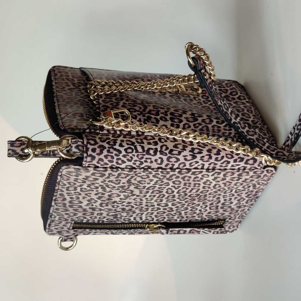 NWOT Chico's Leopard Print Cellphone Wallet Wristlet Crossbody bag